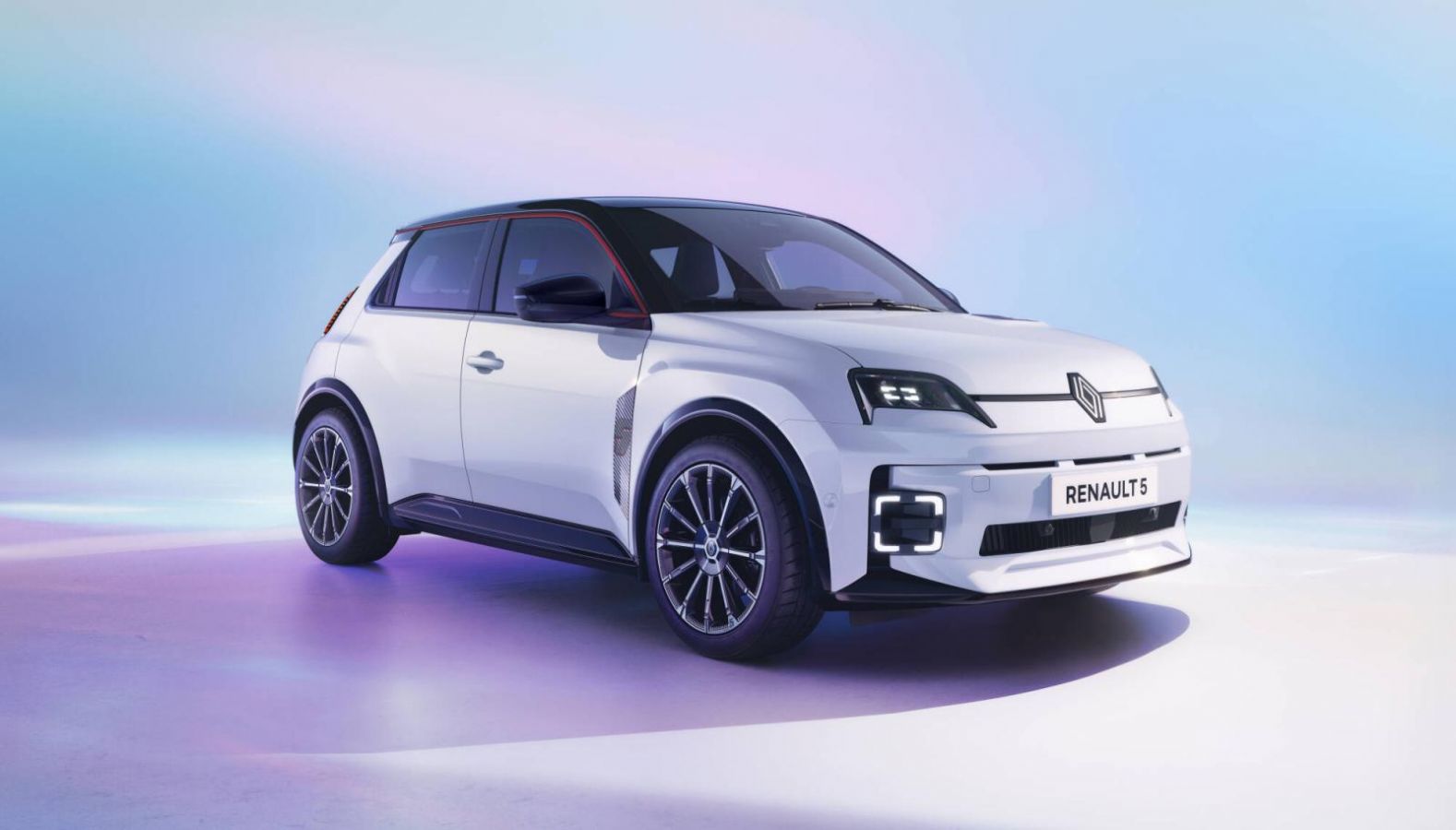 Renault 5 E-Tech: Αλλαγές στη γκάμα και η νέα εισαγωγική έκδοση 